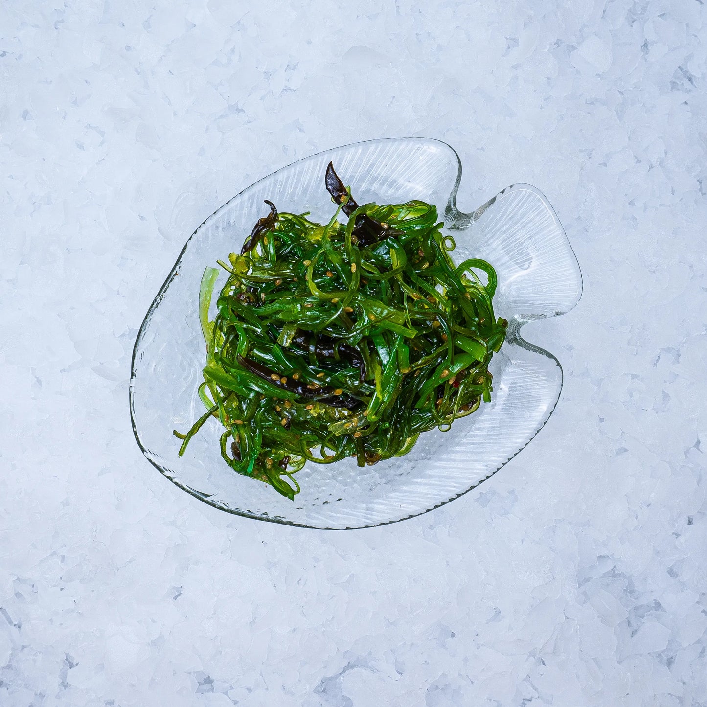 Wakame se sezamem